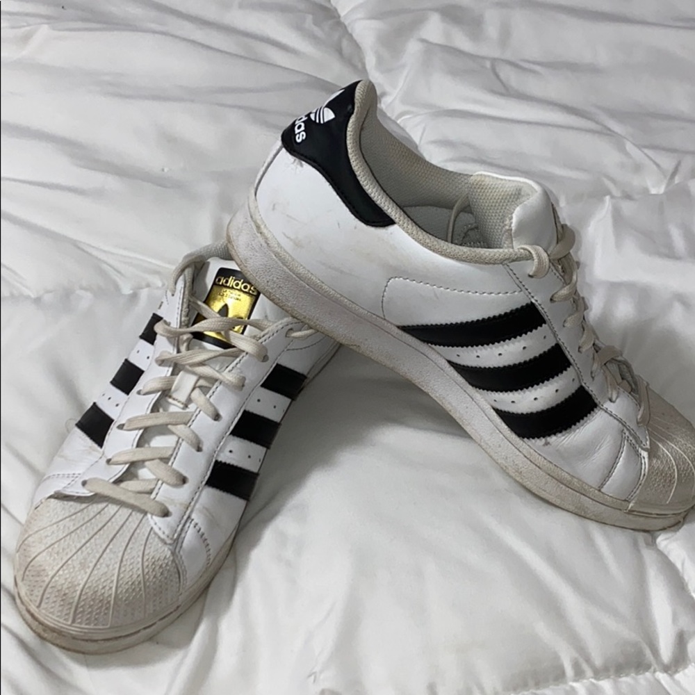 Adidas superstars